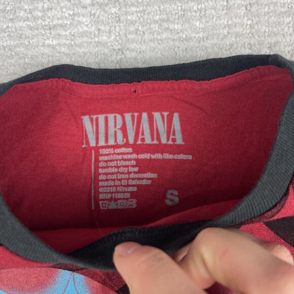 Nirvana Heart Shaped Box 2016 Concert Tour Kurt Cobain Small RARE - Picture 7 of 16